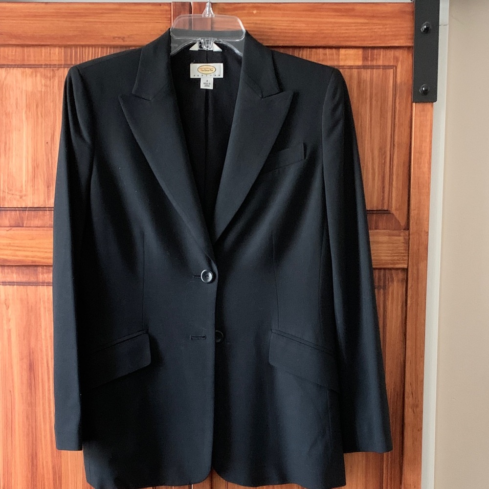 Banana Republic black silky fabric lined, 2 button suit jacket vented back sz4P